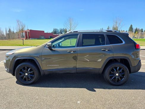 Used 2014 Jeep Cherokee Limited w/ Technology Group image 2