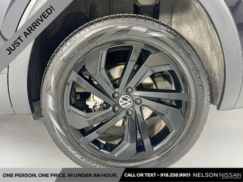 Used 2023 Volkswagen Atlas SE w/ Panoramic Sunroof Package AWD/4WD image 32