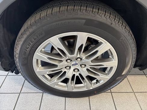 Used 2026 Ford Explorer Platinum AWD/4WD image 5