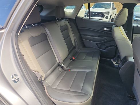 Used 2024 Chevrolet Trax ACTIV w/ Sunroof Package image 42