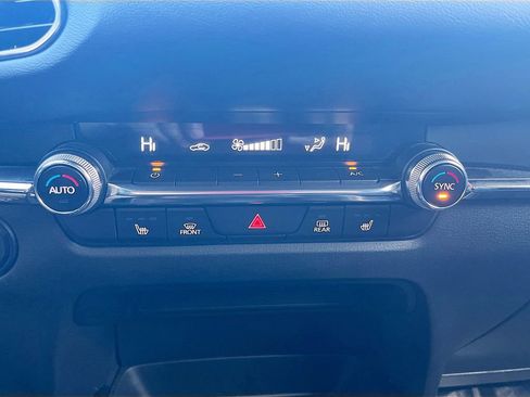 Used 2022 MAZDA CX-30 AWD 2.5 S w/ Premium Package image 16