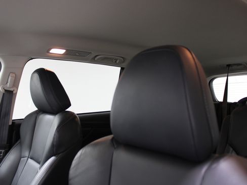 Used 2024 Subaru Ascent Limited AWD/4WD image 5