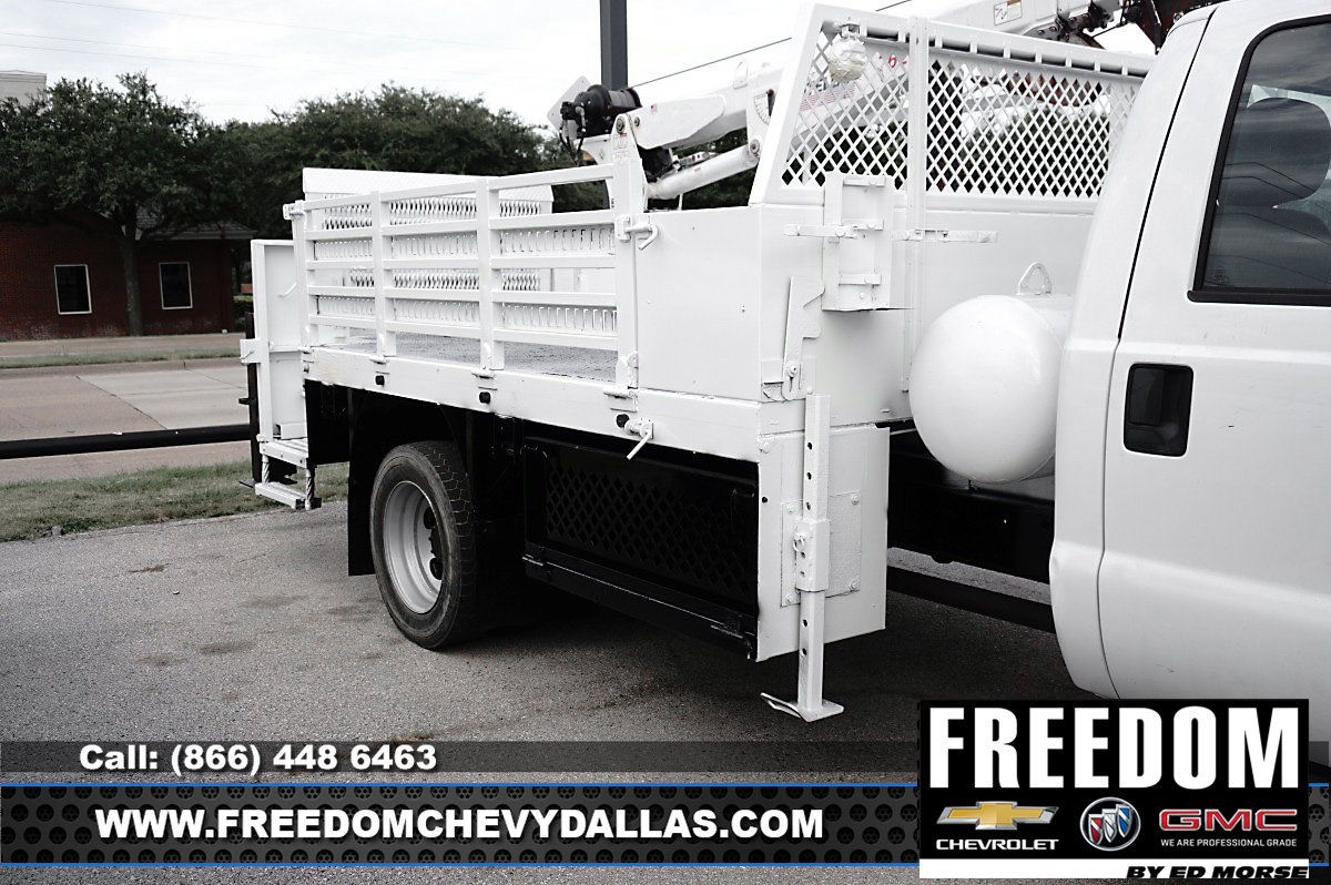 Used 2014 Ford F550 4x4 Regular Cab Super Duty image 6