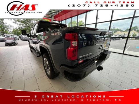 Used 2022 Chevrolet Silverado 2500 Custom w/ Custom Convenience Package AWD/4WD image 3