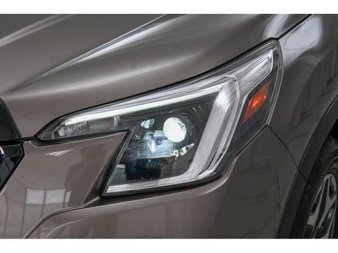 Used 2023 Subaru Forester Premium AWD/4WD image 25