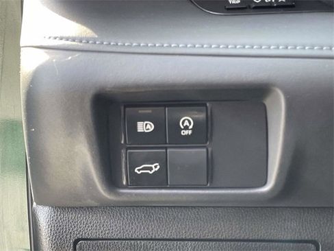 Used 2024 Toyota Highlander XLE image 23