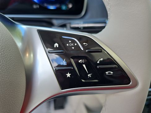 New 2026 Mercedes-Benz EQE 320 4MATIC SUV image 18