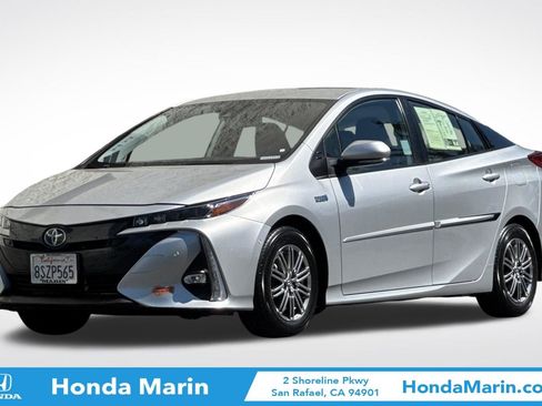 Used 2021 Toyota Prius Prime Limited FWD image 8