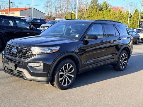 Used 2023 Ford Explorer ST-Line image 3