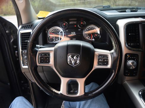 Used 2018 RAM 1500 Laramie w/ Convenience Group image 4