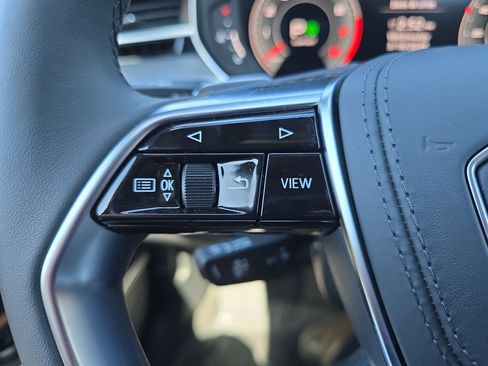 Used 2025 Audi A8 L 3.0T w/ Executive Package image 17