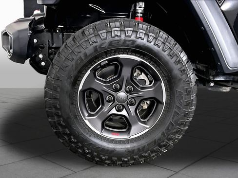 Used 2020 Jeep Gladiator Rubicon AWD/4WD image 11