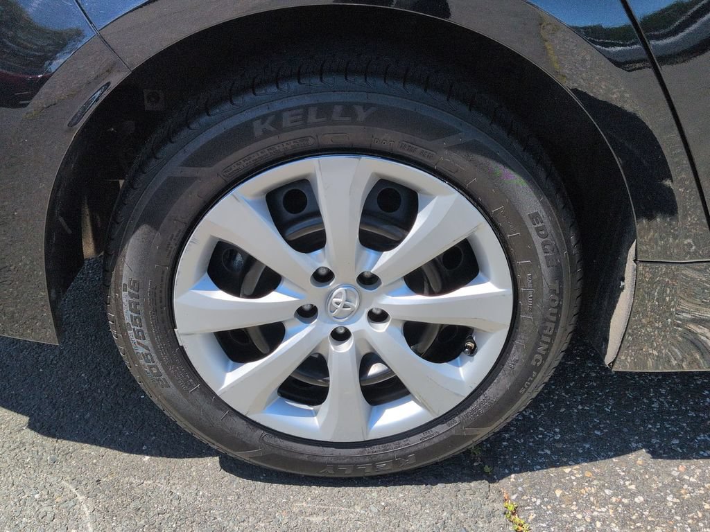 Used 2023 Toyota Corolla LE FWD image 29