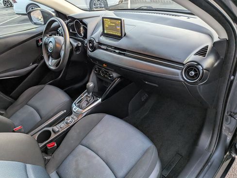 Used 2018 Toyota Yaris iA image 33