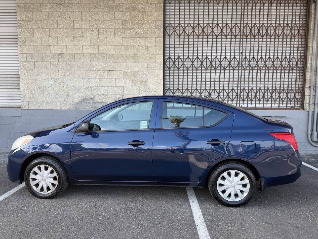Used 2012 Nissan Versa S FWD image 5