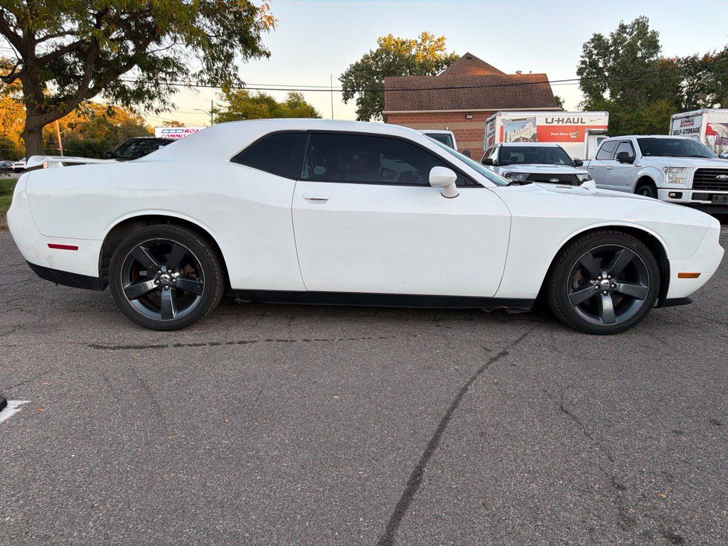 Used 2014 Dodge Challenger R/T Plus RWD image 4