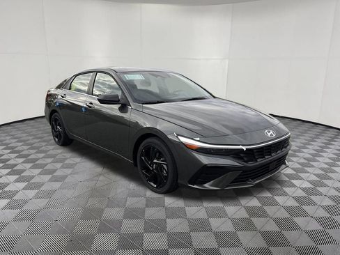 New 2026 Hyundai Elantra SEL Sport Premium FWD image 9