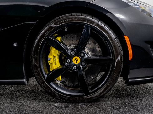 Used 2019 Ferrari Portofino image 9