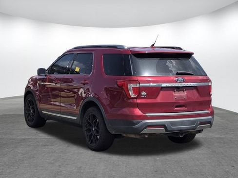 Used 2019 Ford Explorer XLT w/ Equipment Group 202A FWD image 4