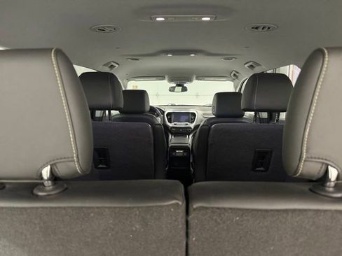 Used 2021 GMC Acadia SLT w/ Trailering Package AWD/4WD image 10