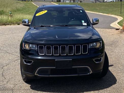 Used 2019 Jeep Grand Cherokee Limited AWD/4WD image 2