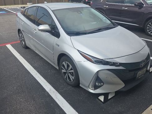 Used 2018 Toyota Prius Prime Advanced FWD image 8