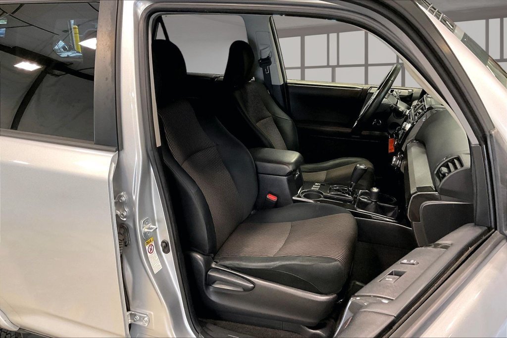 Used 2015 Toyota 4Runner Trail AWD/4WD image 29