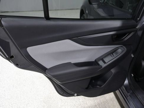 Used 2020 Subaru Crosstrek 2.0i AWD/4WD image 17