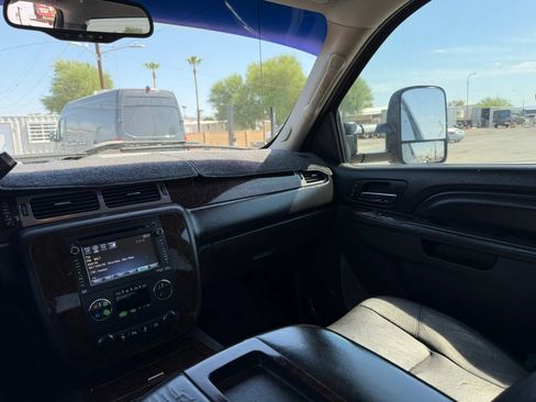 Used 2012 GMC Sierra 2500 Denali w/ Suspension Package, Off-Road AWD/4WD image 24
