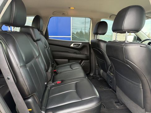 Used 2017 Nissan Pathfinder SL image 23