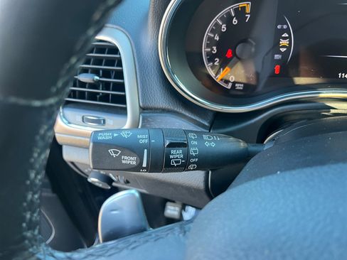 Used 2015 Jeep Grand Cherokee Laredo w/ Quick Order Package 23E image 11