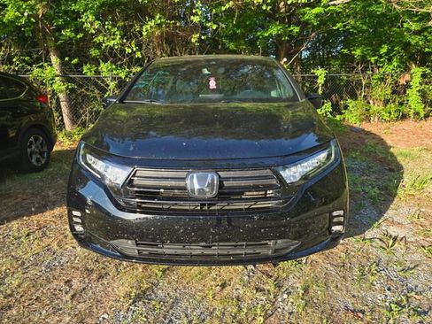 Used 2023 Honda Odyssey Sport image 2