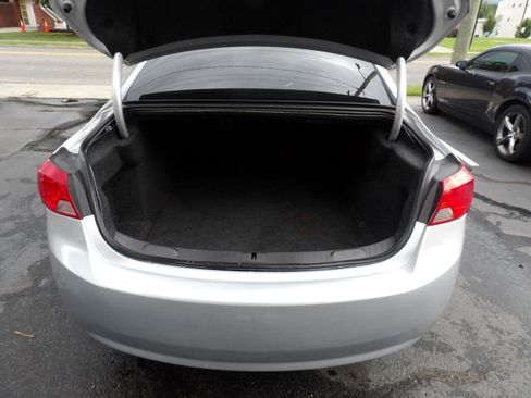 Used 2017 Chevrolet Impala LT image 17