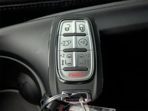 New 2026 Chrysler Pacifica Select image 31