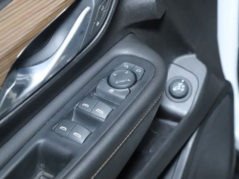 Used 2018 GMC Terrain SLE w/ Driver Convenience Package image 16