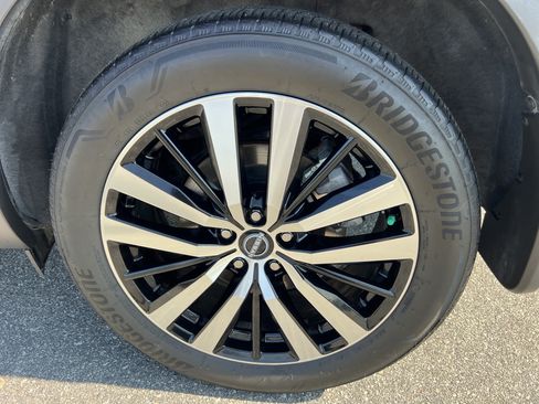 Certified 2023 Nissan Pathfinder Platinum AWD/4WD image 10