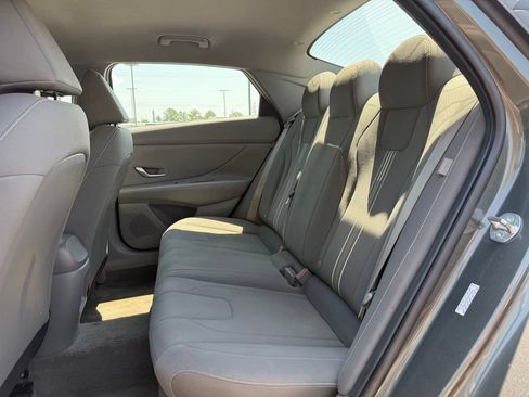 Used 2024 Hyundai Elantra SEL FWD image 25