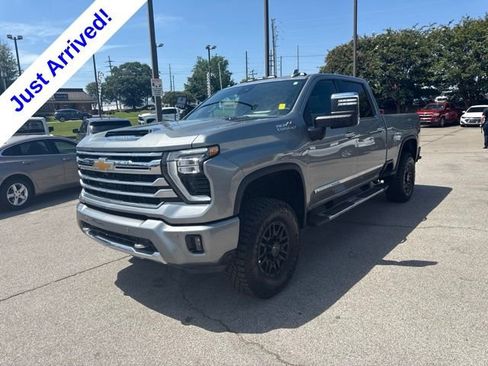 Used 2024 Chevrolet Silverado 2500 High Country w/ High Country Premium Package AWD/4WD image 7