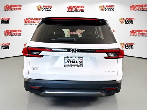 Certified 2024 Toyota Grand Highlander AWD image 16