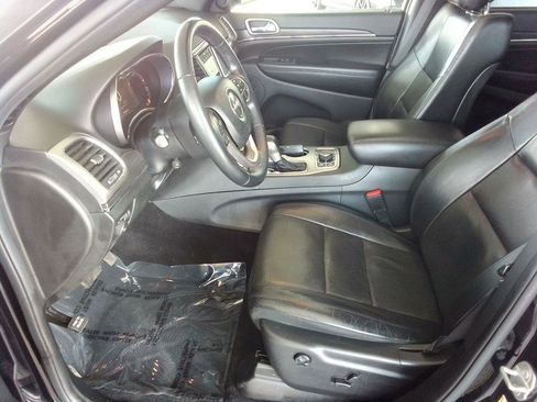 Used 2018 Jeep Grand Cherokee Limited w/ Luxury Group II image 16