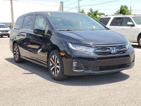 Certified 2025 Honda Odyssey EX-L image 4