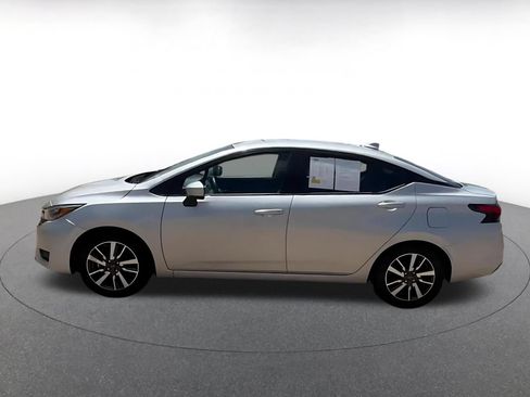 Used 2025 Nissan Versa SV FWD image 9