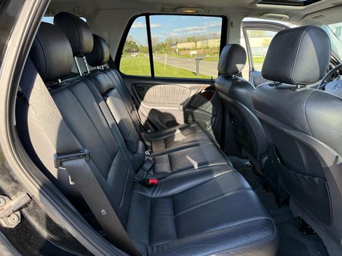 Used 2001 Mercedes-Benz ML 320 4MATIC image 21