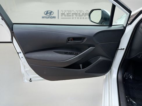 Used 2022 Toyota Corolla LE FWD image 17