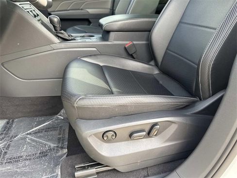 Certified 2021 Volkswagen Atlas Cross Sport SE w/ Panoramic Sunroof Package image 15