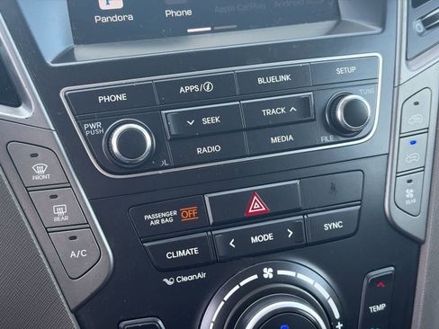 Used 2017 Hyundai Santa Fe SE image 23