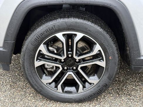 Used 2023 Jeep Compass Limited image 8