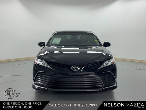 Used 2023 Toyota Camry XLE image 2