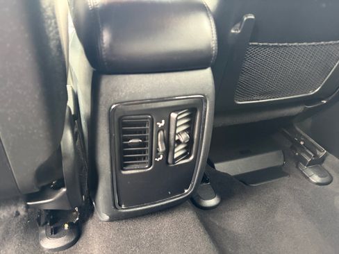 Used 2019 Jeep Grand Cherokee Laredo AWD/4WD image 32