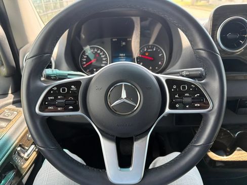 Used 2024 Mercedes-Benz Sprinter 3500 image 2